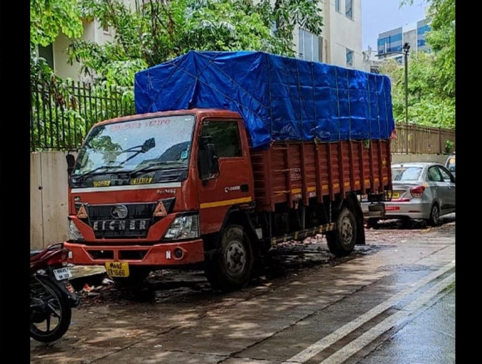 Govinda Tempo Service vehicle on duty