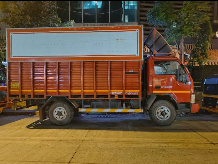 Closed body truck for night delivery